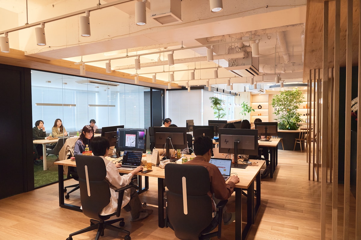 コミックルームの社内の様子。