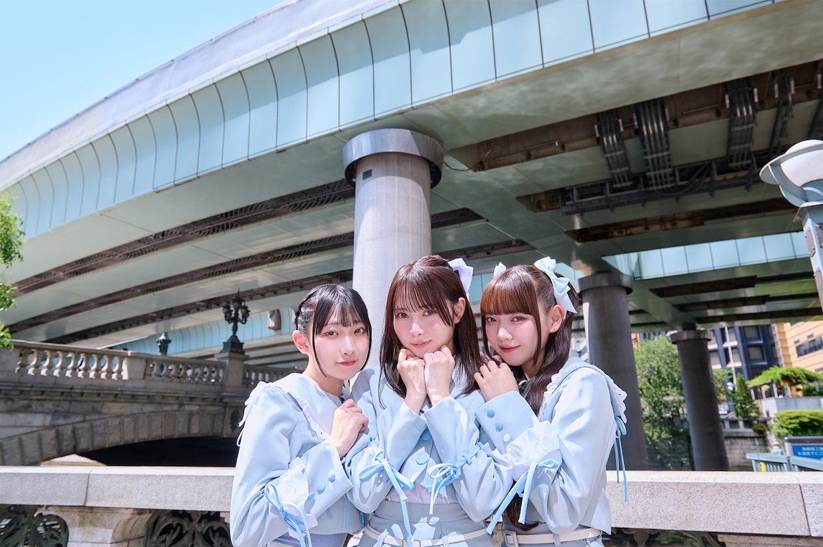 左から城月菜央、橋本桃呼、籾山ひめり。