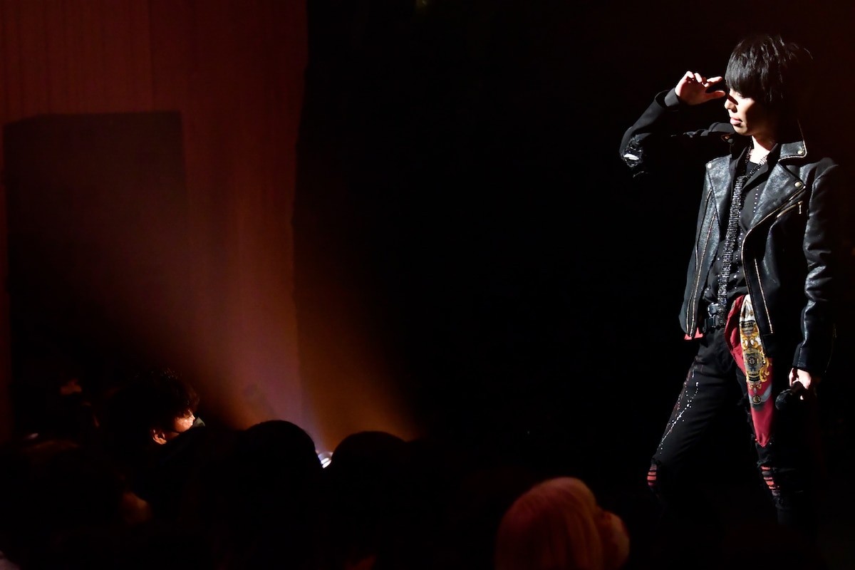 マオ（Vo）（撮影：今元秀明）