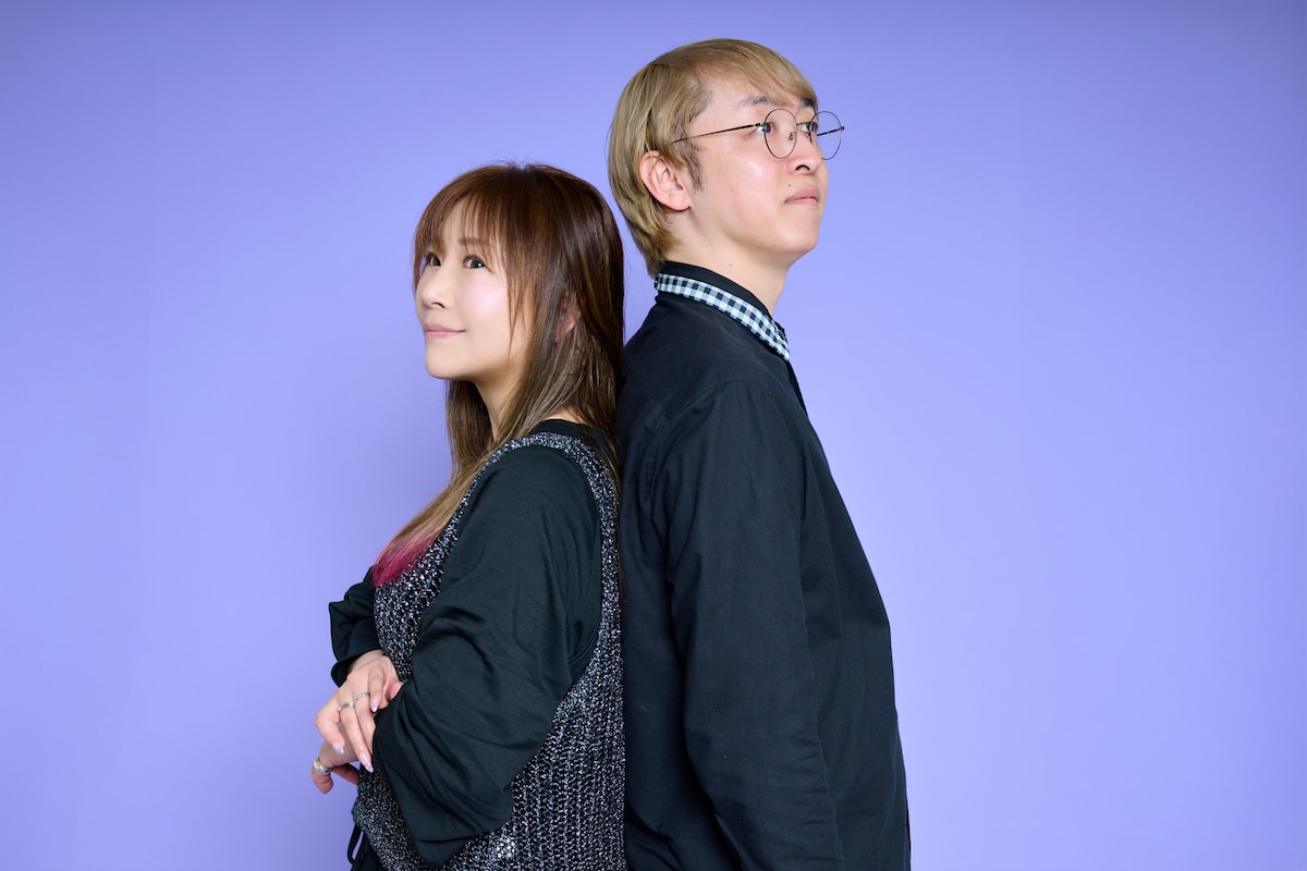 左から榊原ゆい、ヒゲドライバー。