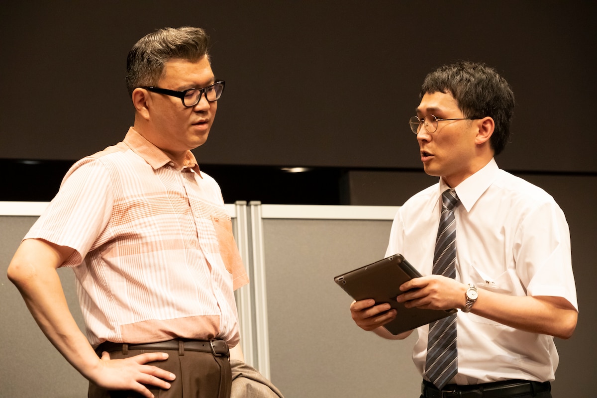 2021年「シソンヌライブ[dix]」より、「町の葬儀屋」。