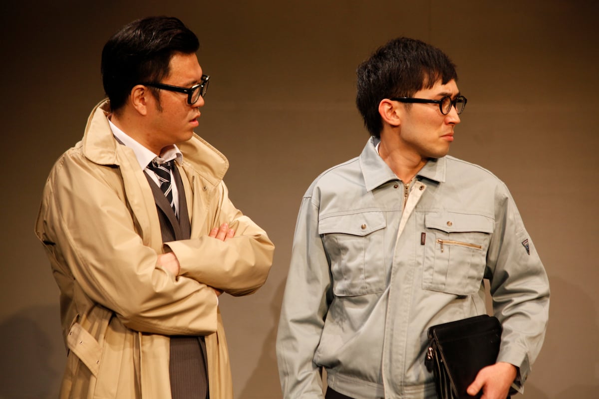 2013年「シソンヌライブ[une]初演」より、「立てこもり」。