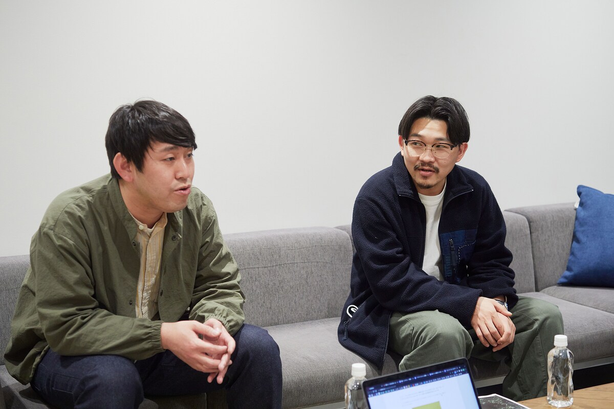 左から畠中悠、伊藤俊介。