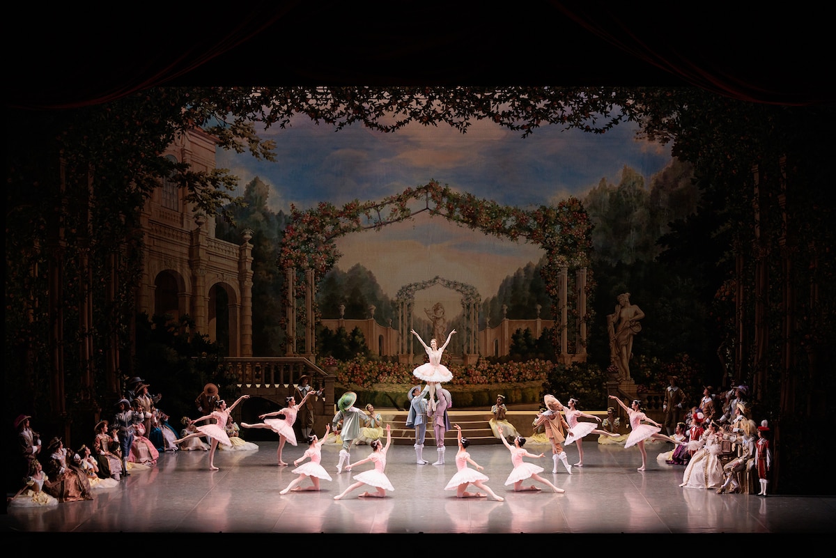 東京バレエ団「眠れる森の美女」（2023年公演）より。（Photo by Shoko Matsuhashi）