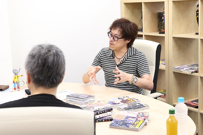 アニメ「いぬやしき」特集、奥浩哉×さとうけいいち - コミックナタリー