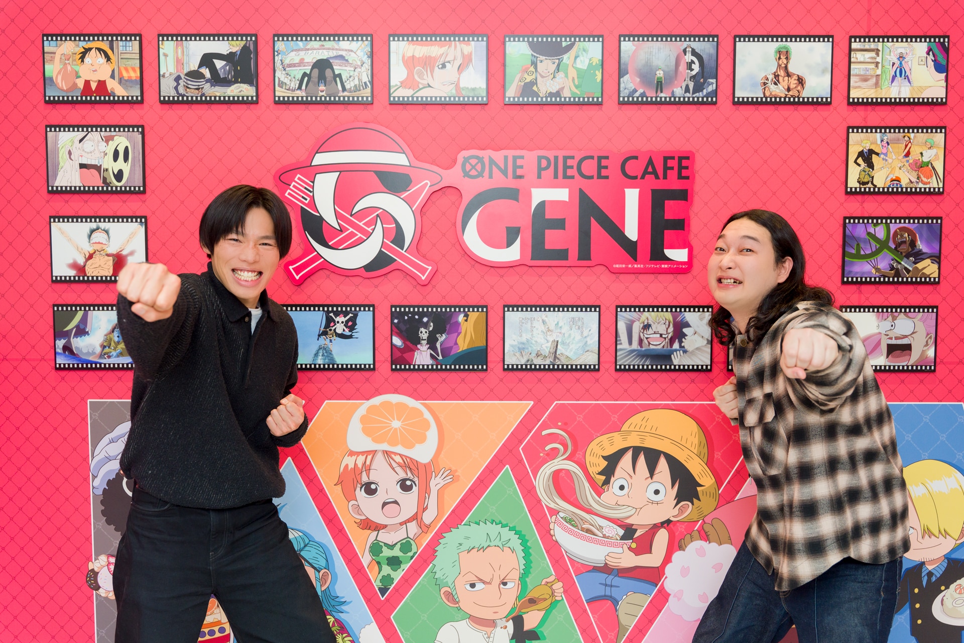 「ONE PIECE CAFE GENE」を訪れたかが屋。左から加賀翔、賀屋壮也。