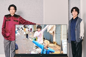 デジナタ連載 金子大地と醍醐虎汰朗が4K有機ELビエラで「未来世紀SHIBUYA」鑑賞、躍動感と臨場感たっぷりの共演作