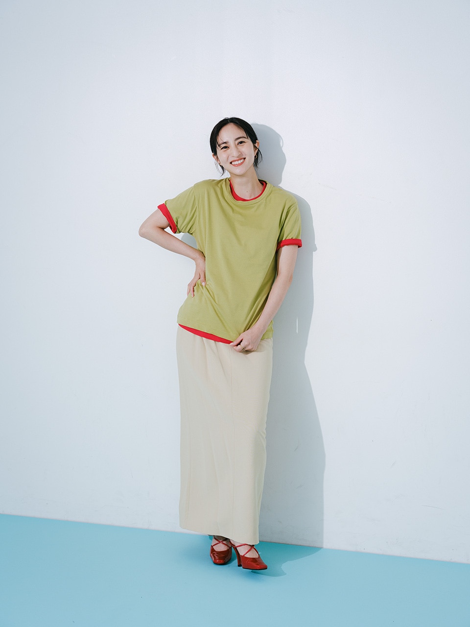 Tシャツコーデの堀田茜
