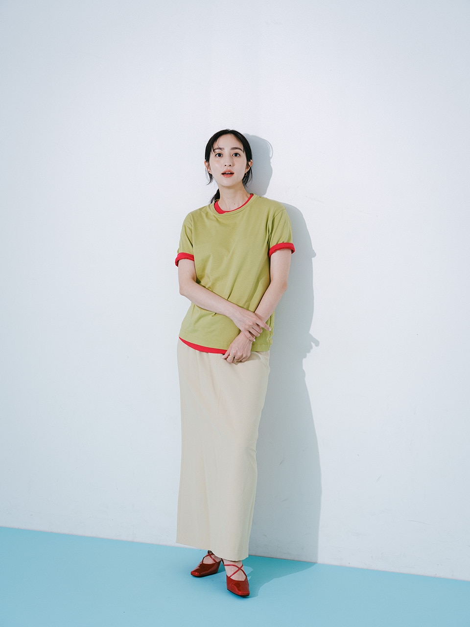 Tシャツコーデの堀田茜