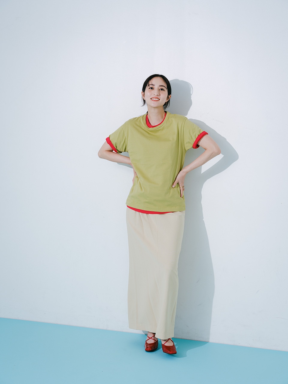 Tシャツコーデの堀田茜