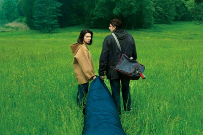 復讐の果て、脳裏にこびりつく世にもおぞましい最後の景色。娘はなぜ、誰に殺害されたのか──。柴咲コウ×黒沢清「蛇の道」の不穏な魅力 / “心を殺した復讐劇”もピックアップ