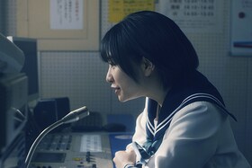 auスマートパスプレミアム マルチアングルドラマ「小夏の放送室〜先生との恋、卒業〜」特集