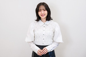 JR東海「推し旅」×鈴木愛理コラボ記念インタビュー｜新幹線での思い出や、主演映画「ただいまって言える場所」、母へ贈る特別な曲について語る