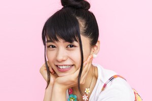 足立佳奈「笑顔の作り方～キムチ～ / ココロハレテ」インタビュー