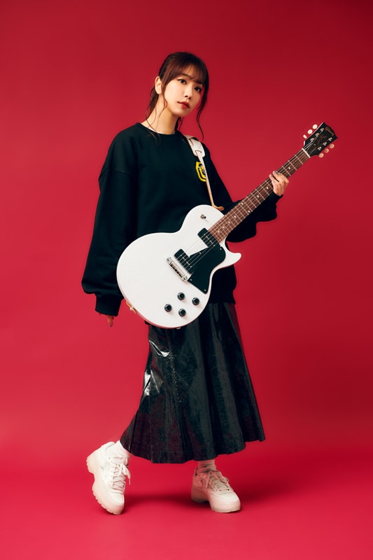 ギターに救われてきた愛美、作詞を通して臆病な自分をさらけ出したソロ