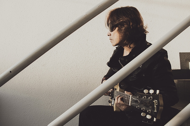 浅井健一が語るソロ名義1年半ぶりのアルバム「Caramel Guerrilla