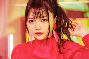 麻倉もも「ピンキーフック」インタビュー｜中毒者続出！ “あざとかわいい”が詰まった「カノジョも彼女」エンディングテーマの制作過程に迫る