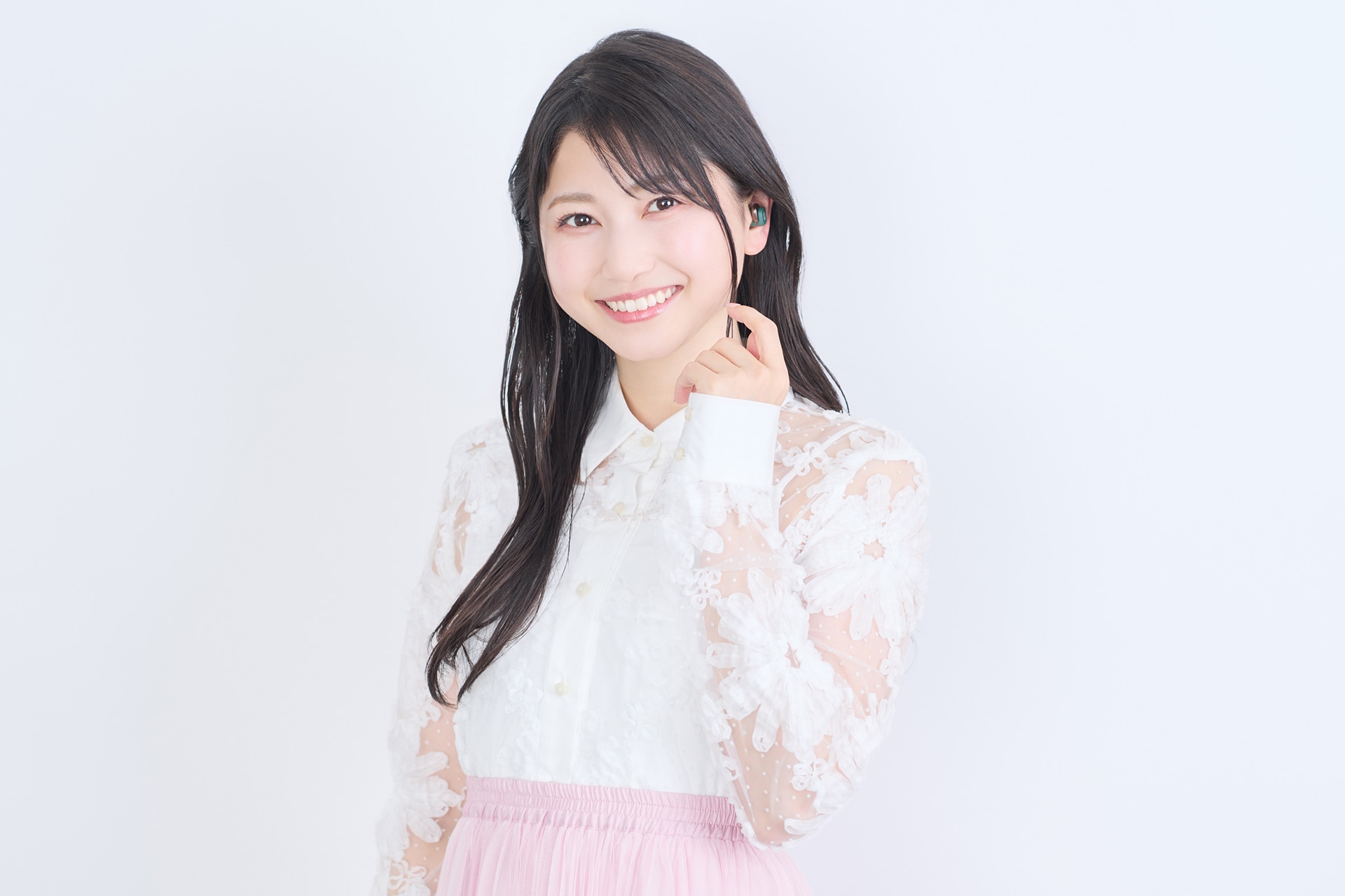 「ATH-SQ1TW2NC」フォレストグリーンを装着。