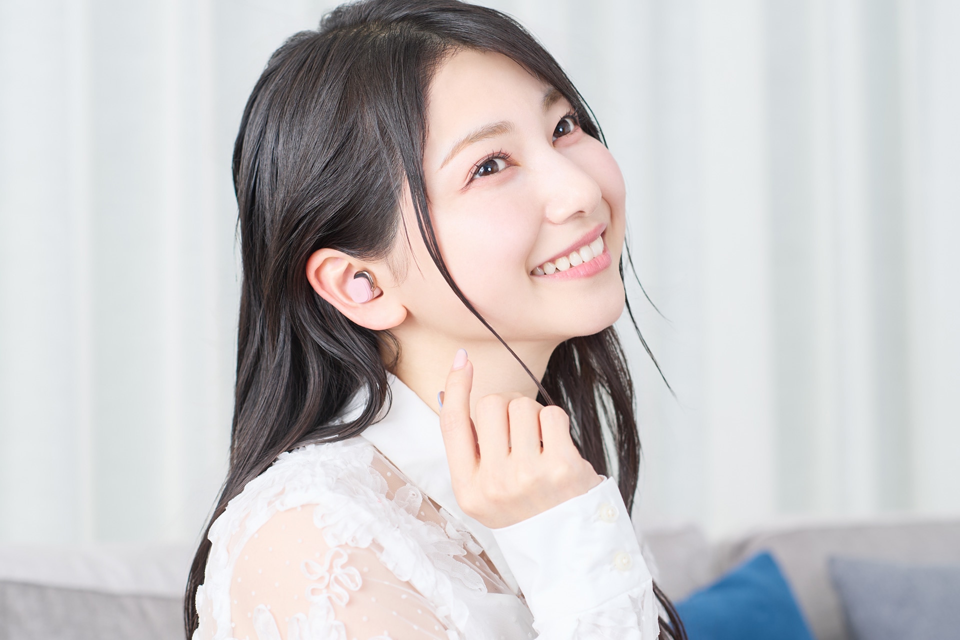 「ATH-SQ1TW2NC」ピンクを装着。