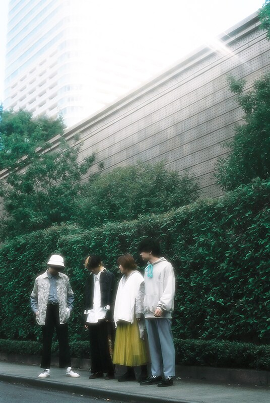 chilldspot「ingredients」インタビュー 解決されない葛藤を歌った1st