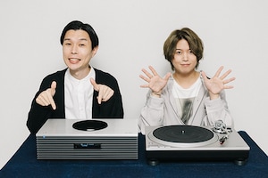 デジナタ連載 岩井勇気（ハライチ）×斉藤壮馬 インタビュー｜Technicsのターンテーブルでジブリ作品のレコード体験