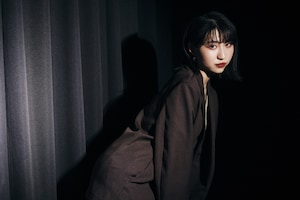 eillが「東京リベンジャーズ」エンディング主題歌「ここで息をして」でメジャーデビュー。彼女の音楽を構成する7つのキーワードとは?