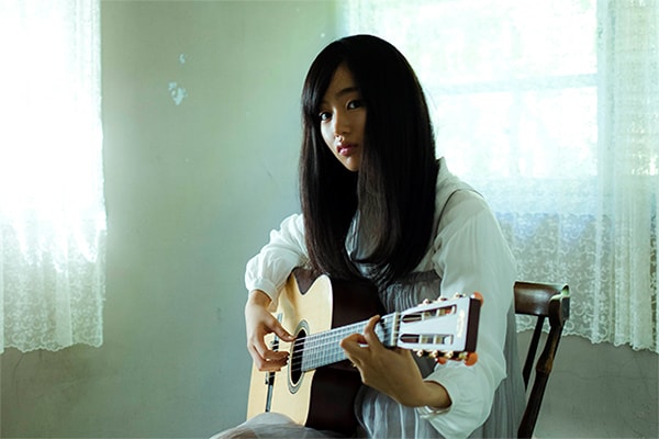 藤原さくら「red」インタビュー｜mabanuaと二人三脚で突き詰めた色