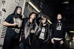 HER NAME IN BLOOD "BEAST MODE TOUR 2015 FINAL Series"特集