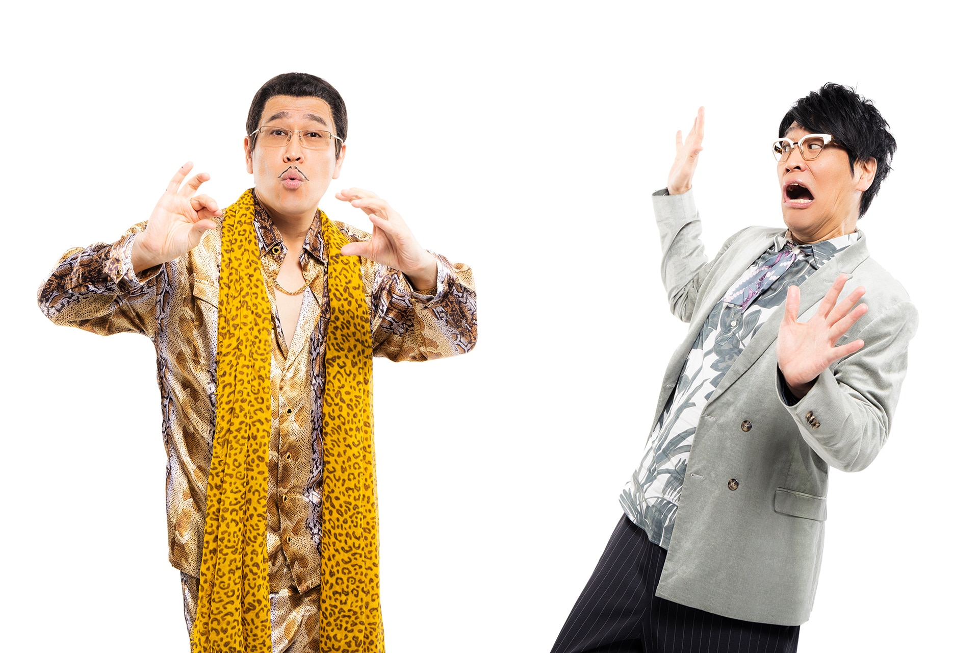 左からピコ太郎、古坂大魔王。