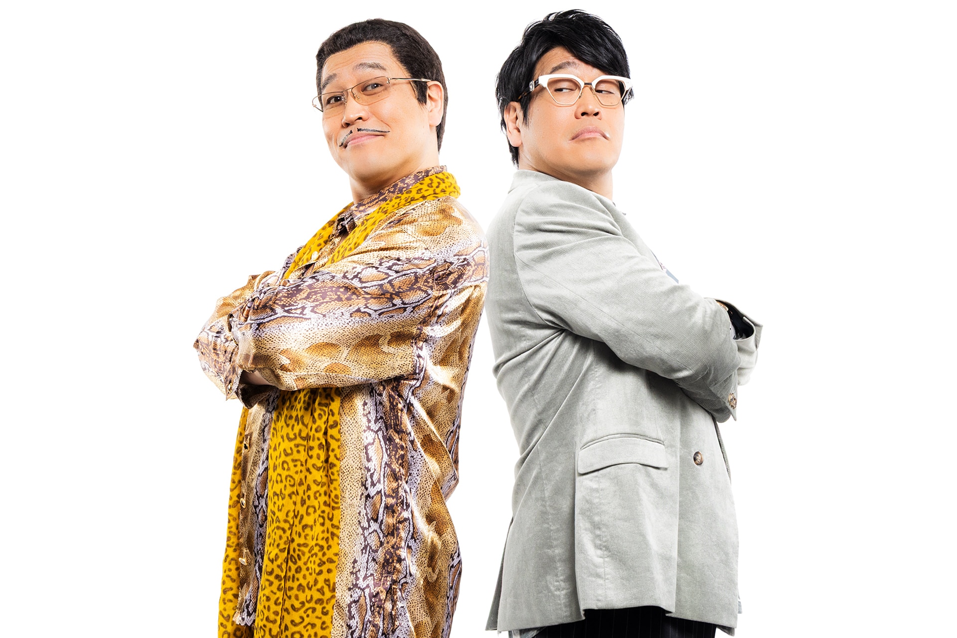 左からピコ太郎、古坂大魔王。