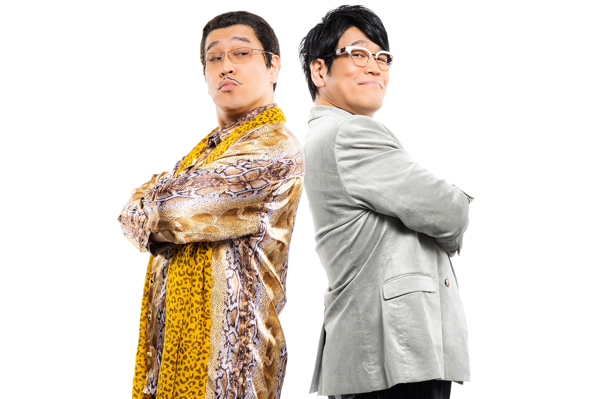 左からピコ太郎、古坂大魔王。