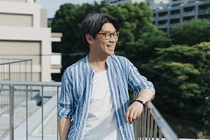 加藤ヒロ「雨上がりの朝に」インタビュー｜52歳、M&Aで成功を収めたビジネスマンが音楽家の道へと踏み出すニューアルバム