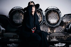 清春「夜、カルメンの詩集」インタビュー