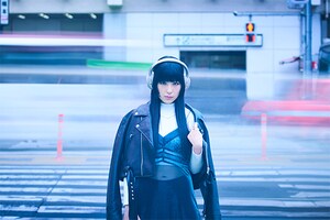 DAOKO meets MDR-1000X｜雑踏で体感する“宇宙空間”