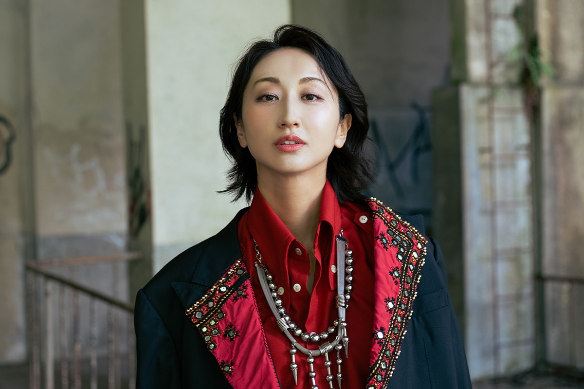 「PRESENT」リリース時のアーティスト写真。