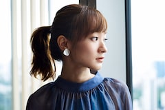 竹渕慶「OVERTONES」インタビュー｜世界中の誰かと響き合う声、建前でもまっすぐに愛を歌う