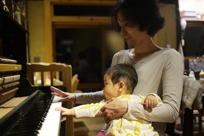 高木正勝インタビュー|最後の音楽家仕事になっても後悔しない、空っぽになるまで自分を出し切った「おかえりモネ」サウンドトラック - 音楽ナタリー 特集・インタビュー 高木正勝インタビュー|最後の音楽家仕事になっても後悔しない、空っぽになるまで自分を出し切った「おかえりモネ」サウンドトラック - 音楽ナタリー 特集・インタビュー