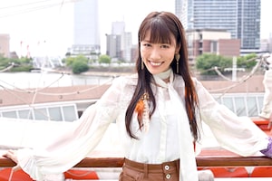 高城れに「れにちゃんWORLD」特集｜1stソロアルバムを語るロングインタビュー＋新曲MV撮影現場密着レポート