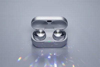 Technics「EAH-AZ80」｜4組のアーティスト / クリエイターが語る、新作ワイヤレスイヤホン「EAH-AZ80」の魅力