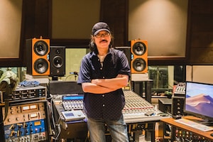 ザ・クロマニヨンズ6カ月連続特集第2弾、バンド結成の立役者であるエンジニア・川口聡がメンバーとの出会いや音作りのこだわり語る