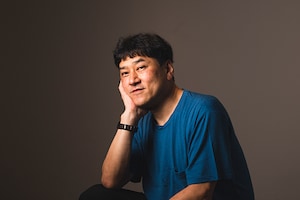 ザ・クロマニヨンズのライブはどのように作り上げられるのか？ すべてのツアーを手がけてきた舞台監督・ウシヤマノボルにインタビュー