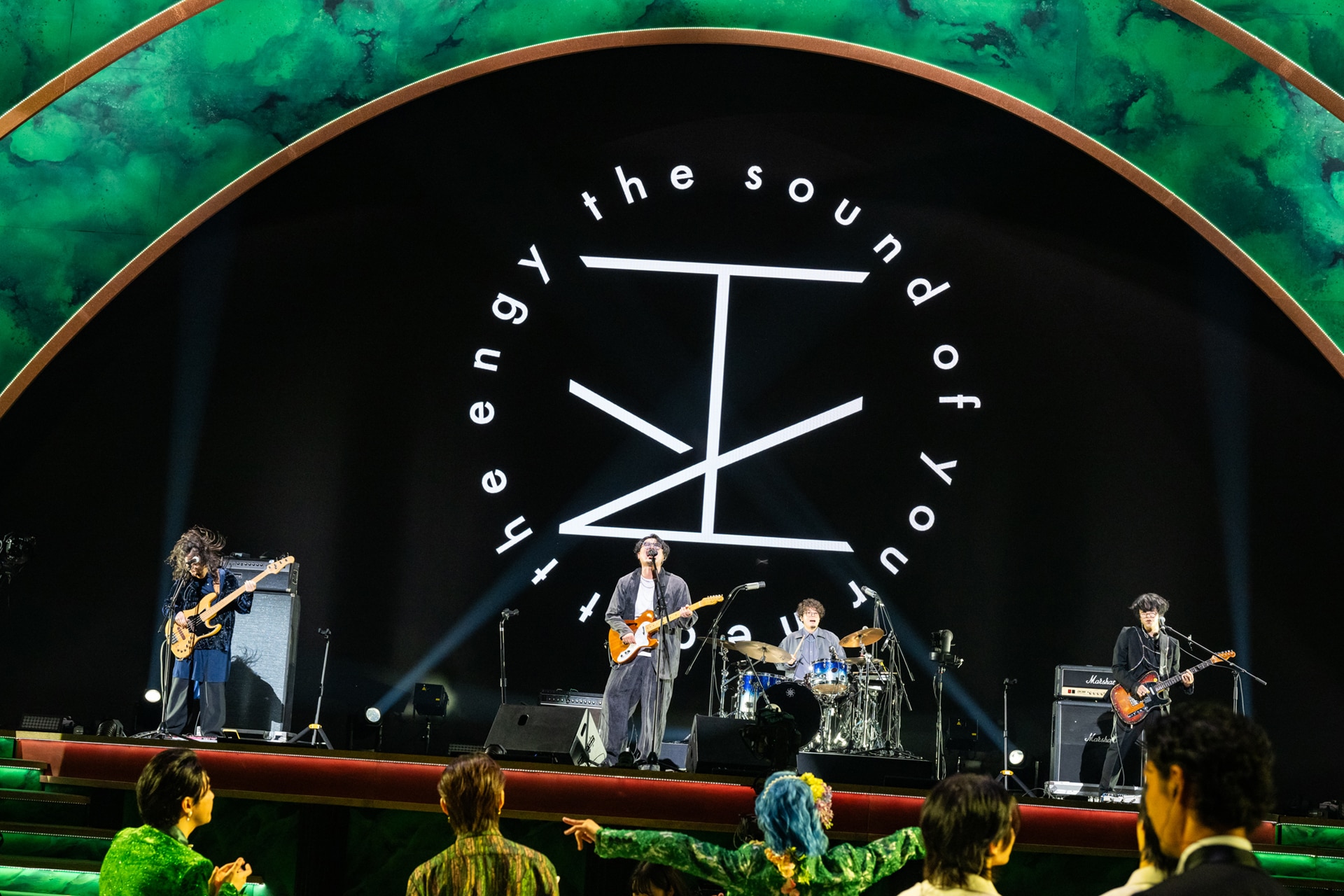 the engyのライブの様子。