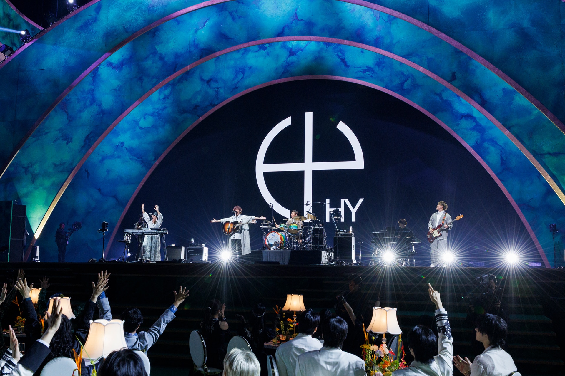 HYのライブの様子。