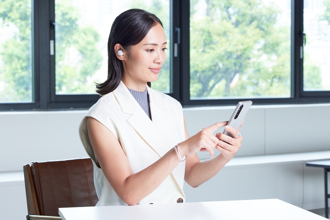 綱川明美がソニー「WF-1000XM5」を体験｜世界を広げる一助に