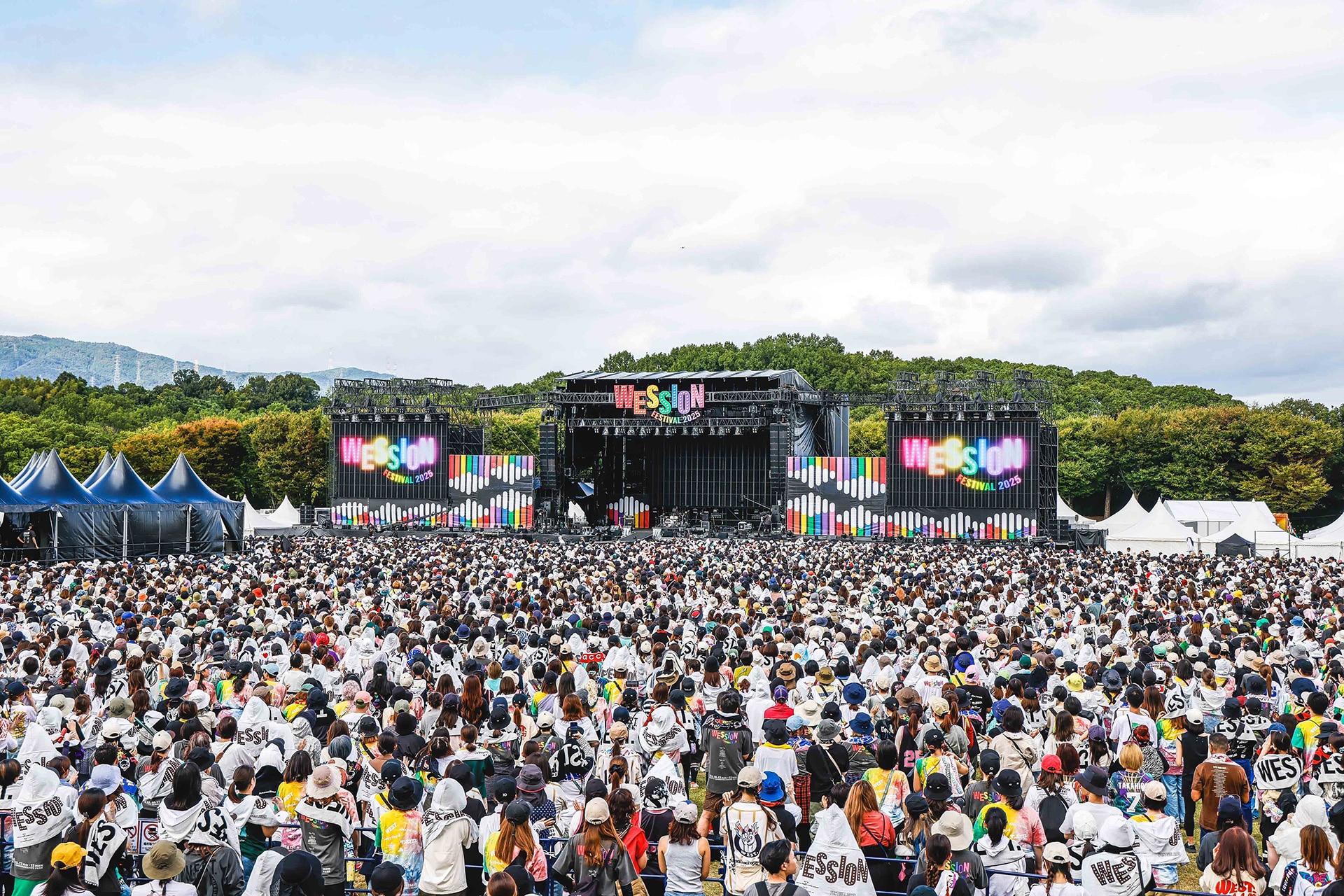 「WESSION FESTIVAL 2025」1日目開幕の様子。(撮影:森好弘)
