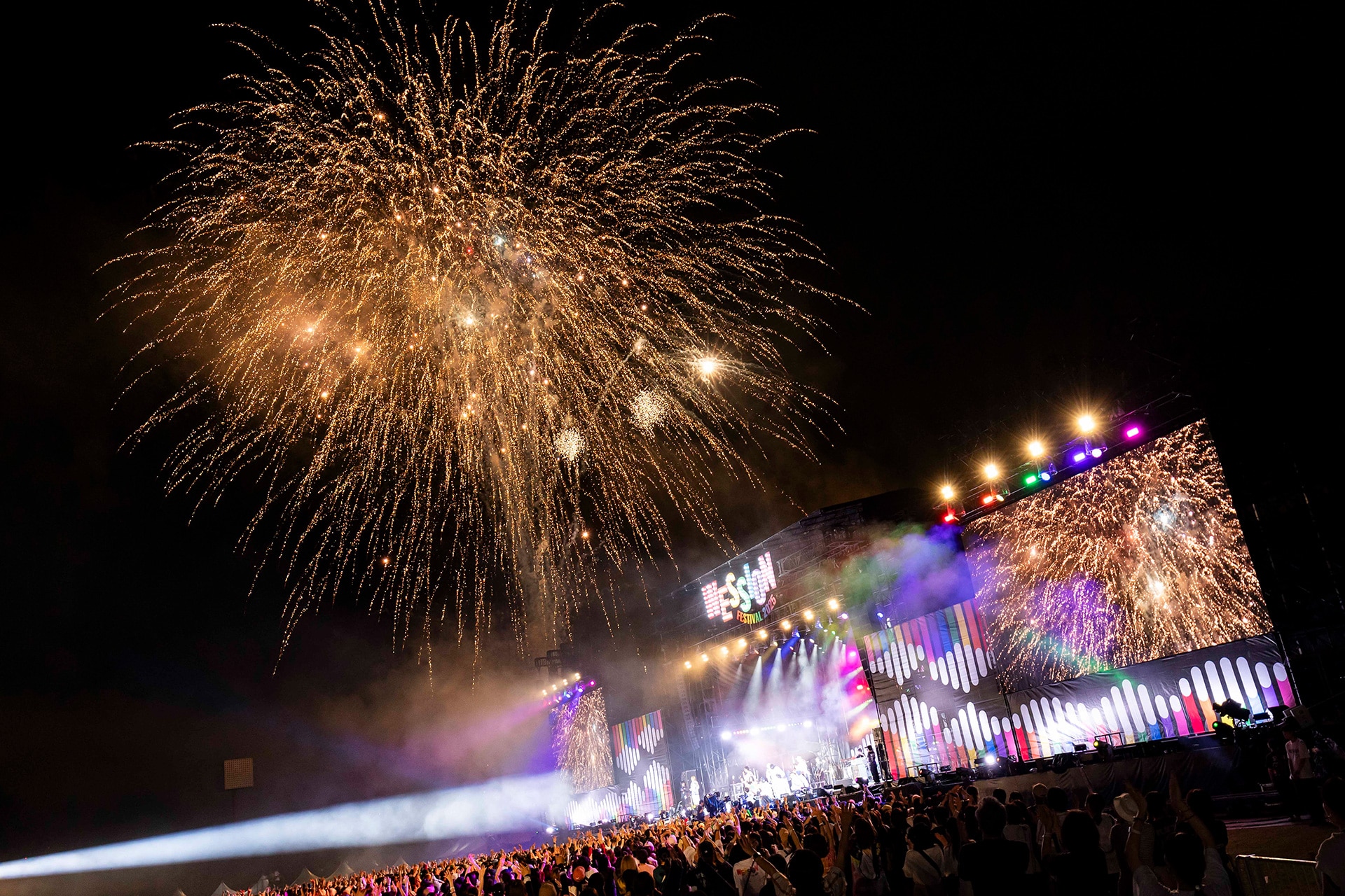 「WESSION FESTIVAL 2025」で打ち上げられた花火。(撮影:髙橋定敬)