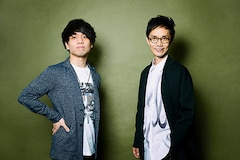 若手フュージョンバンド・DEZOLVEの山本真央樹が1stソロアルバム「In My World」発売、憧れの大先輩・神保彰と夢のドラマー対談