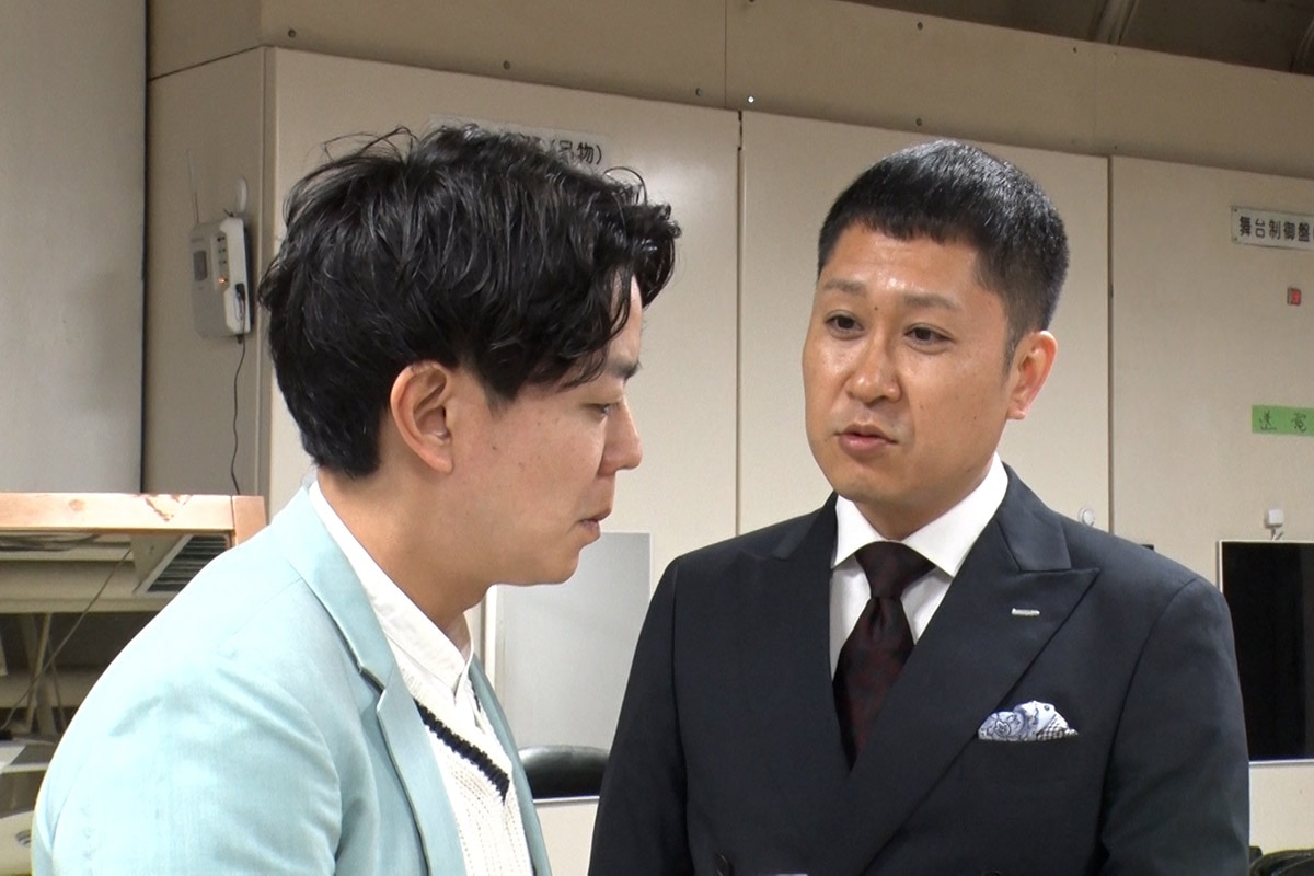 漫才のことで小橋に意見を伝える渡辺銀次