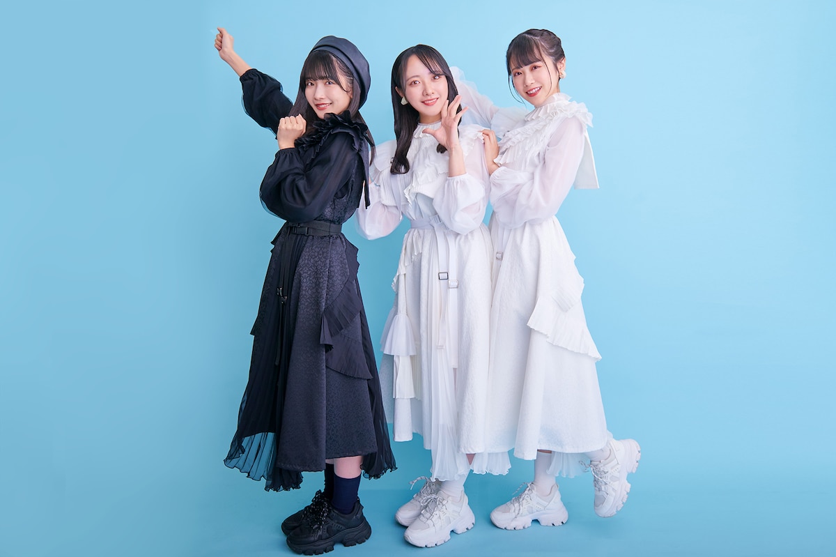 左から高雄さやか、石田千穂、中村舞。