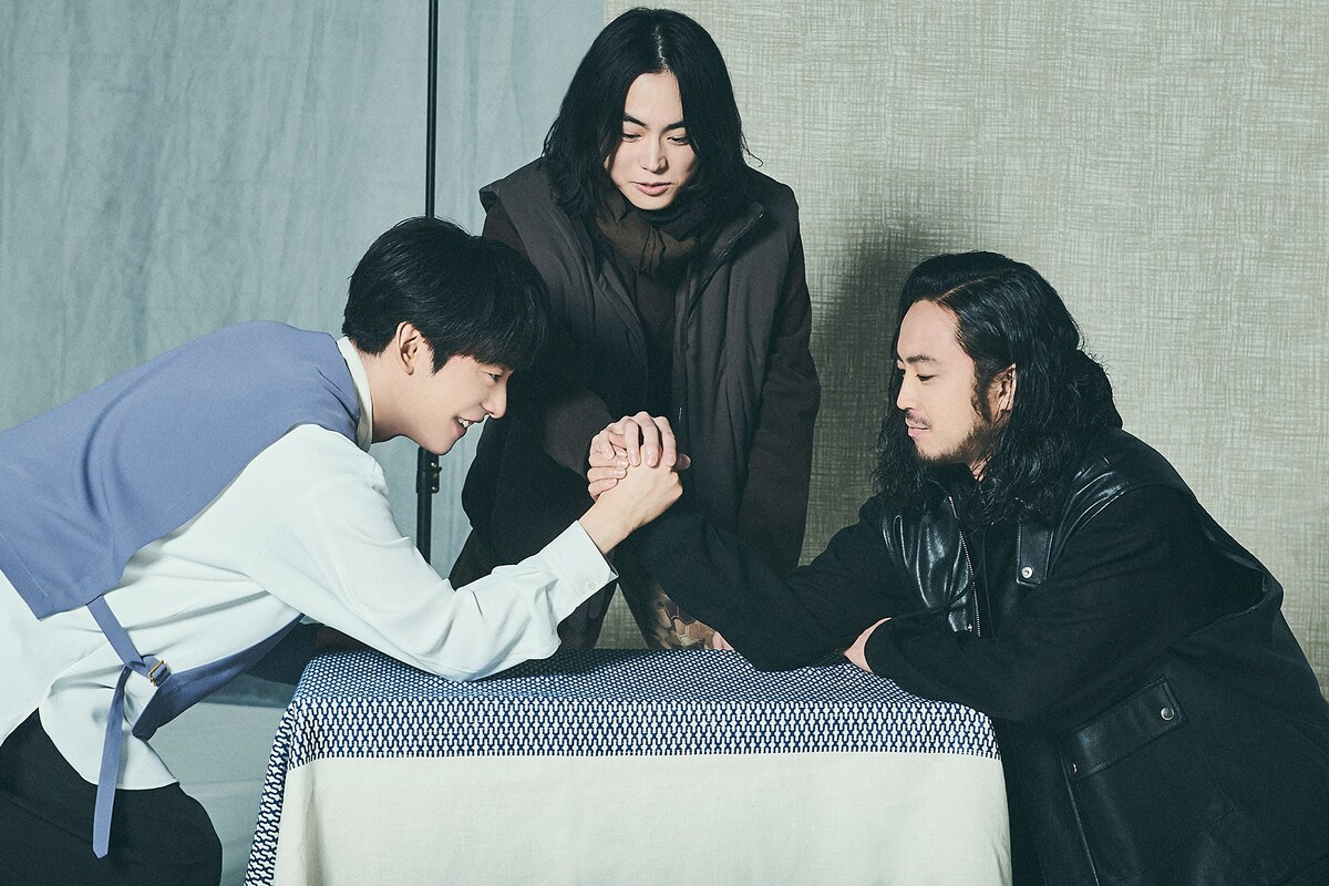 菅田将暉とCreepy Nuts。